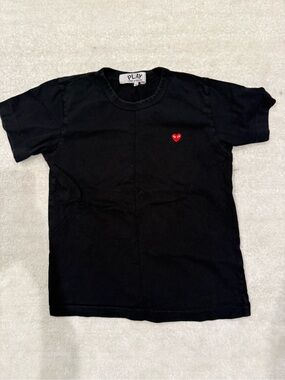Comme des Garcons PLAY Kids Black Tee with Red Heart Patch